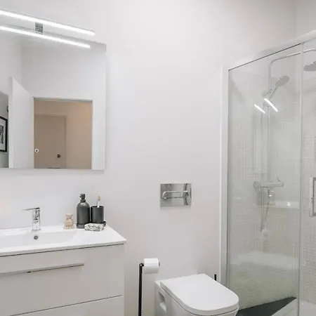 Sperlonga - 1 Bedroom And Terrace In Arroios Apartment *