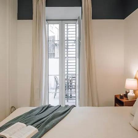 Sperlonga - 1 Bedroom And Terrace In Arroios Apartment *