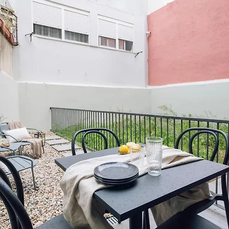 Sperlonga - 1 Bedroom And Terrace In Arroios דירה